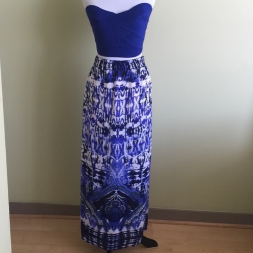 Boho EXPRESS Maxi Skirt Blue & White Print M 💙