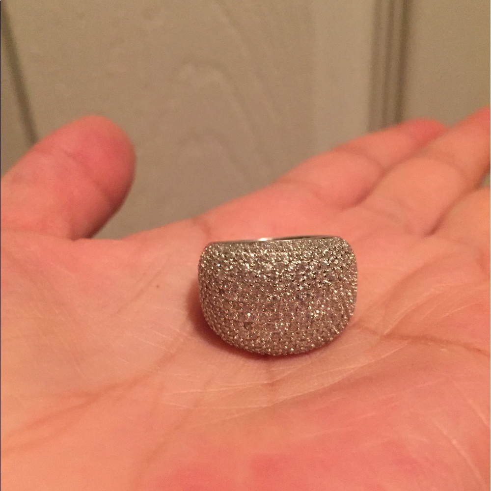 Ring - Picture 3 of 4
