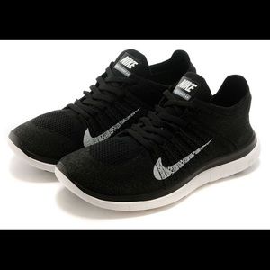 NIKE 4.0 Free Run Sneakers