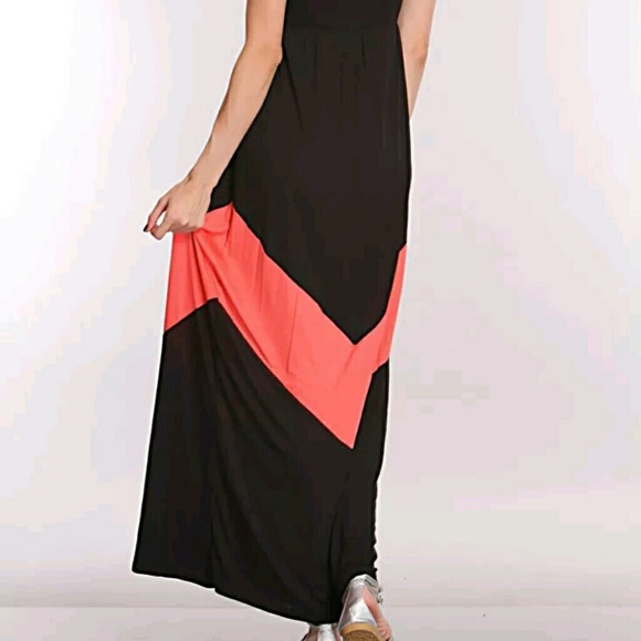 Long black and pink dress - Picture 3 of 3