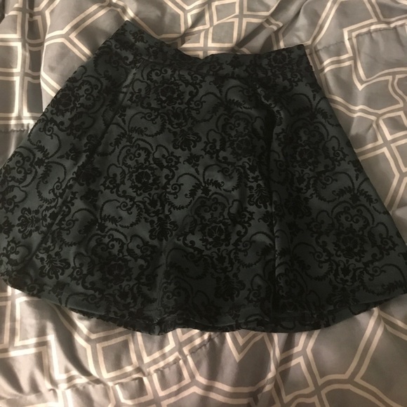 Velvet Dark green skater skirt - Picture 1 of 3