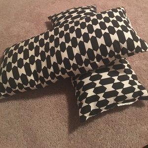 2 checkered pillows from Ikea