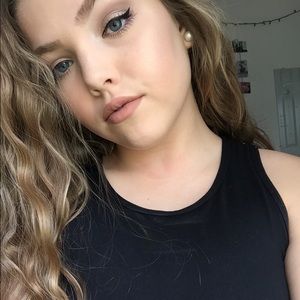 Meet your Posher, Anna