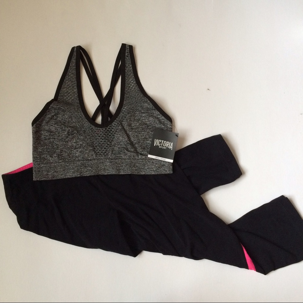 🆕(L) VS Mesh Accent Sports Bra - Picture 2 of 5