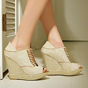Chinese Laundry wedges