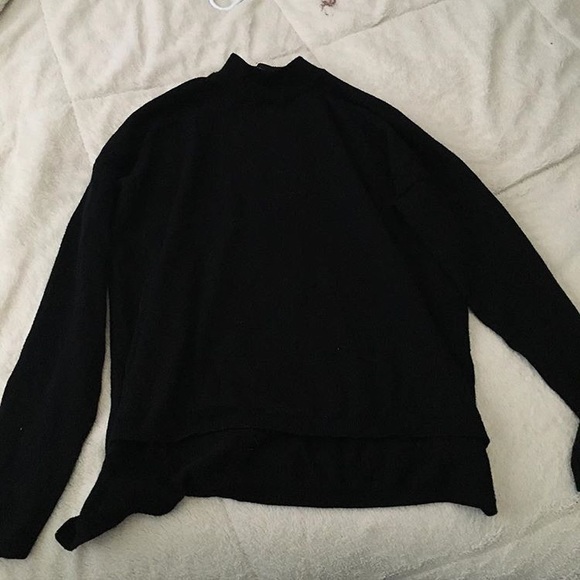 Cute soft black turtle neck - Picture 1 of 1