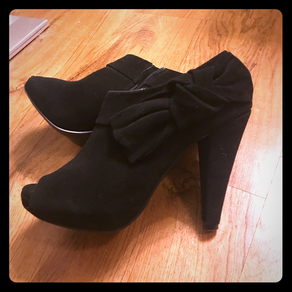 Steve Madden peep toe heels 👠