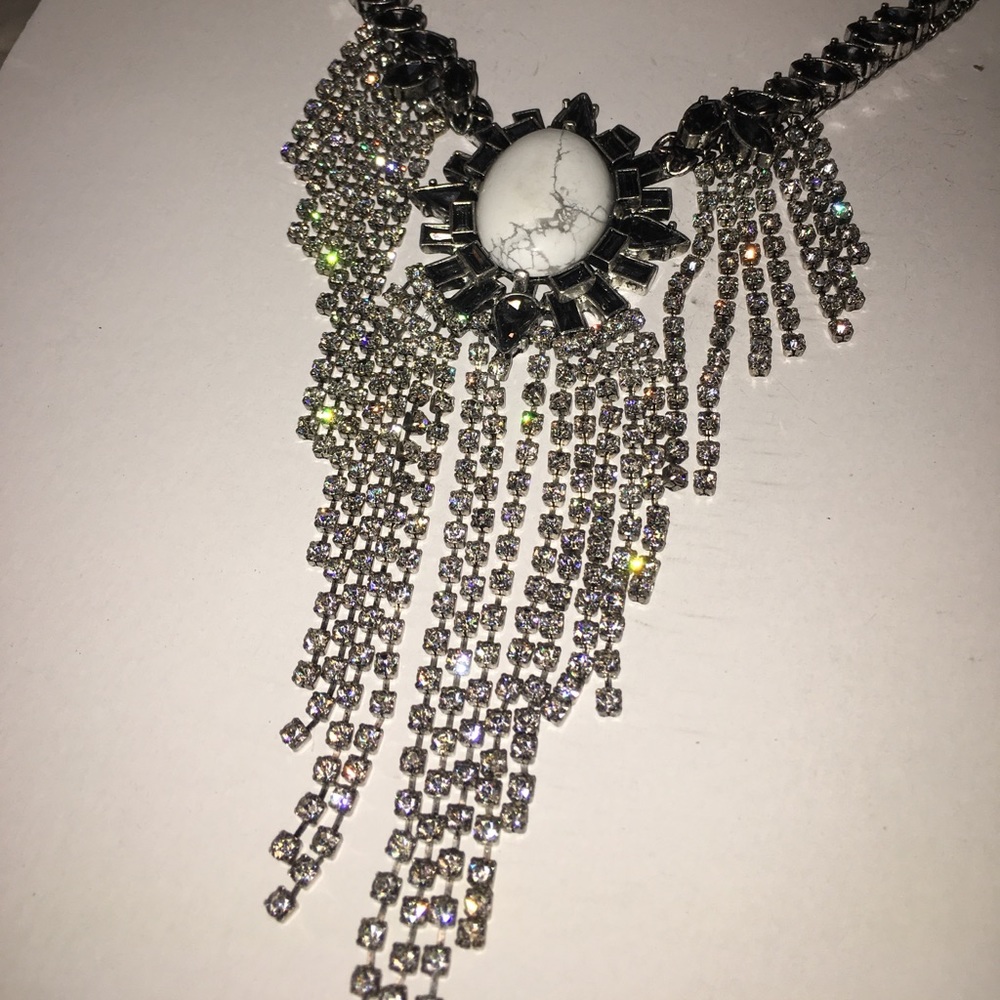 New Express Howlite and Rhinestone Bib Necklace - Picture 4 of 4