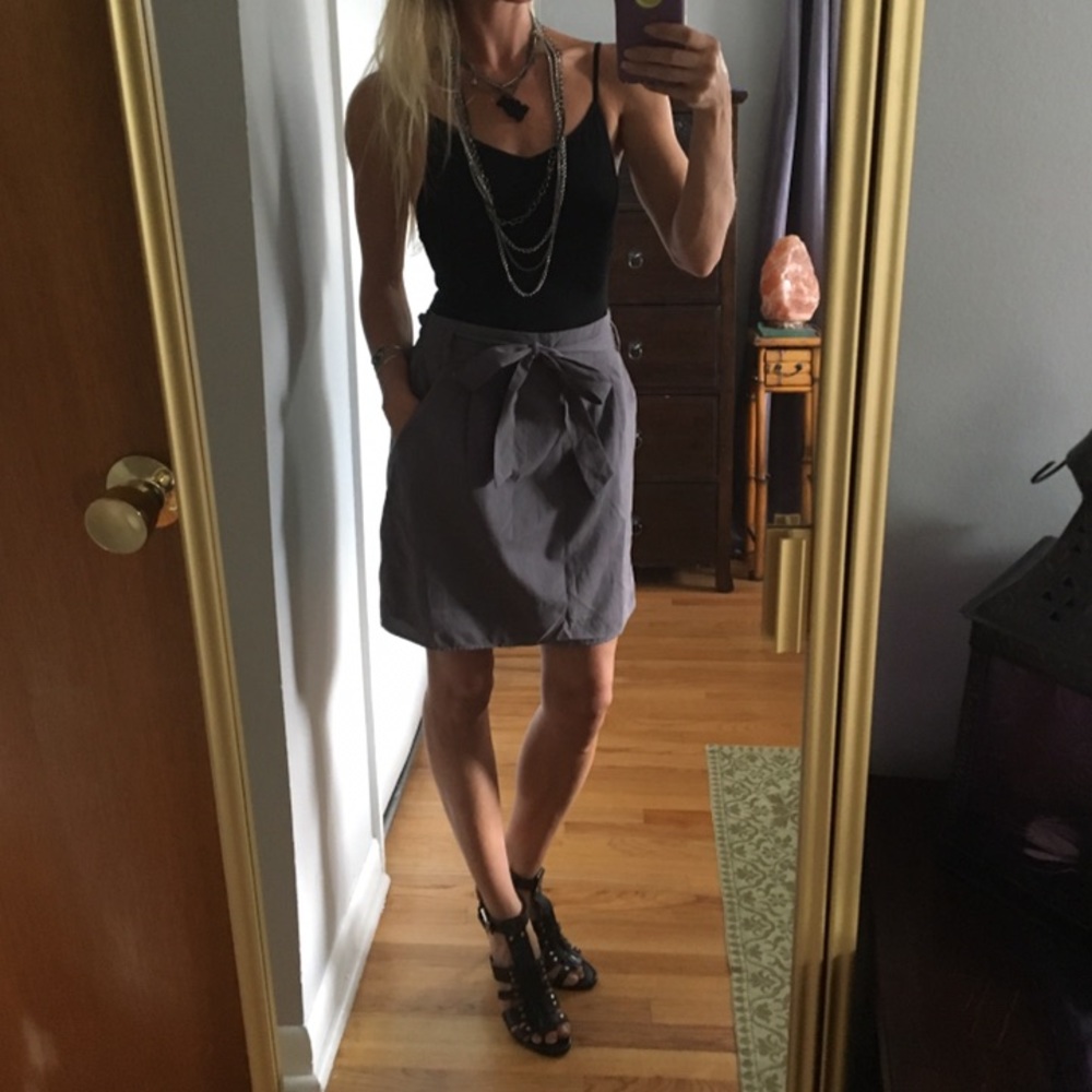 NEW soft gray bow tie skirt - Picture 1 of 7
