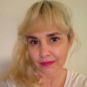 Meet your Posher, Angie