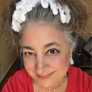 Meet your Posher, Crystal