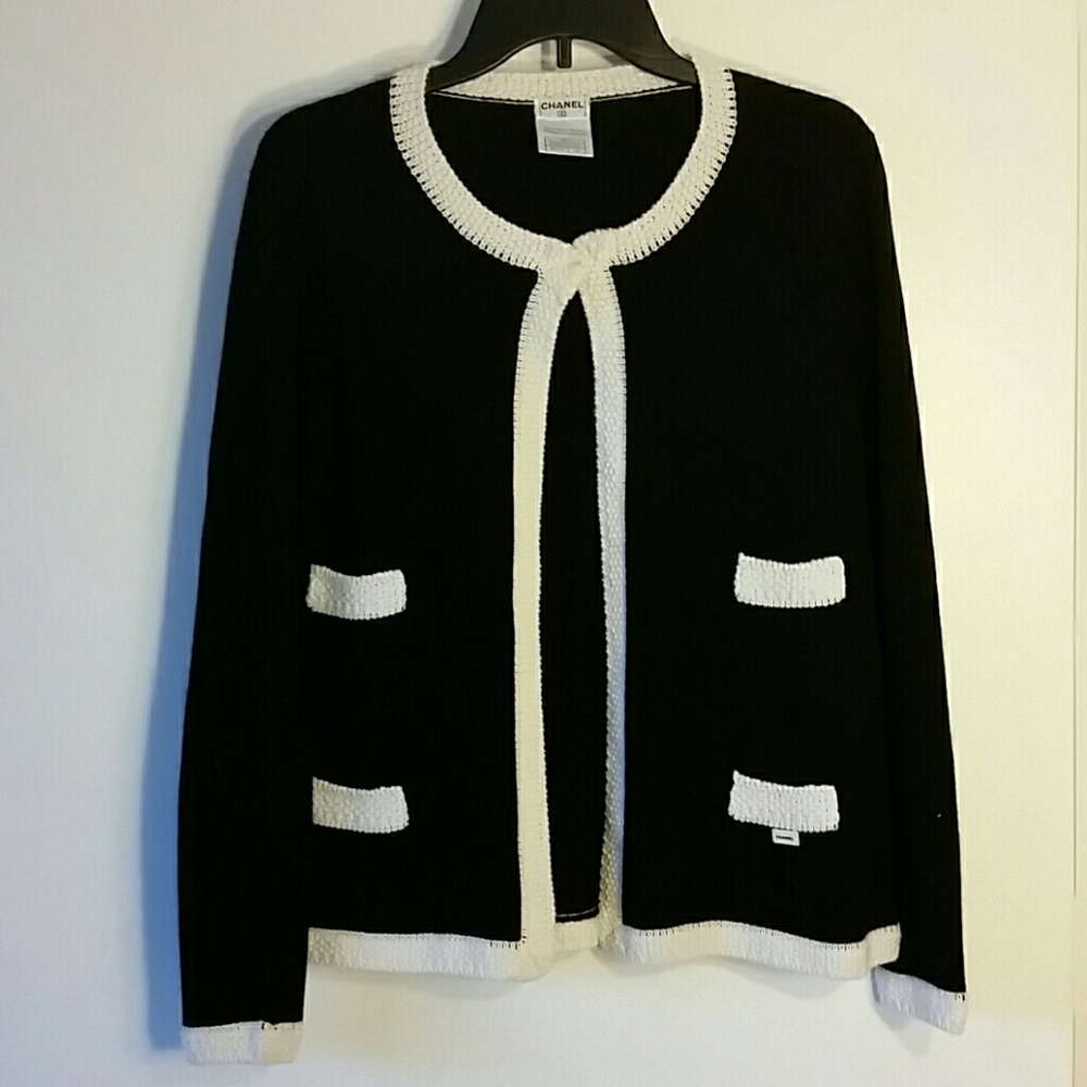 03C  CHANEL Classic Cashmere sweater 44 Medium