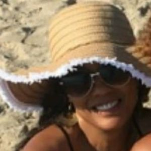 Meet your Posher, D'lea