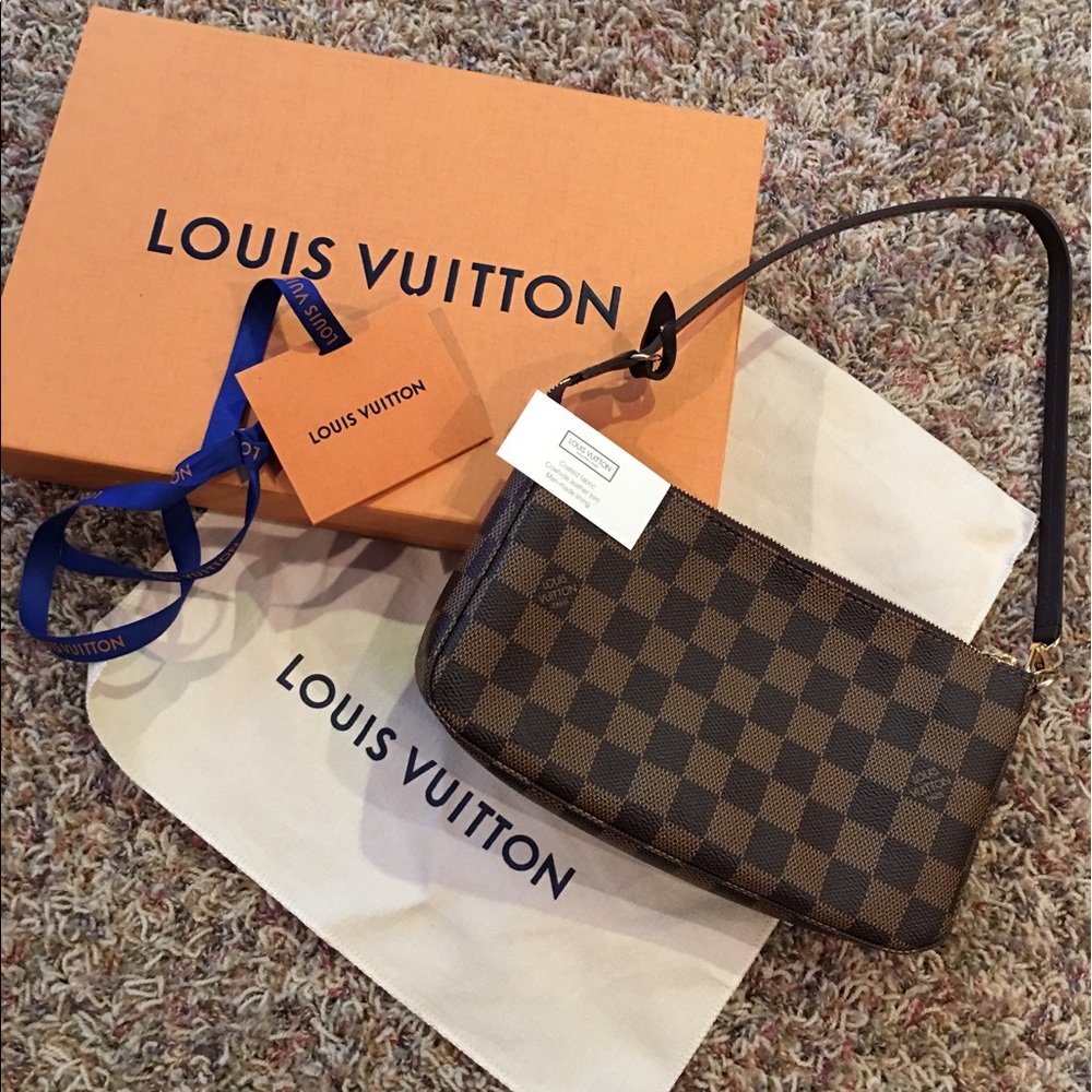 Pouchette Louis Vuitton handbag