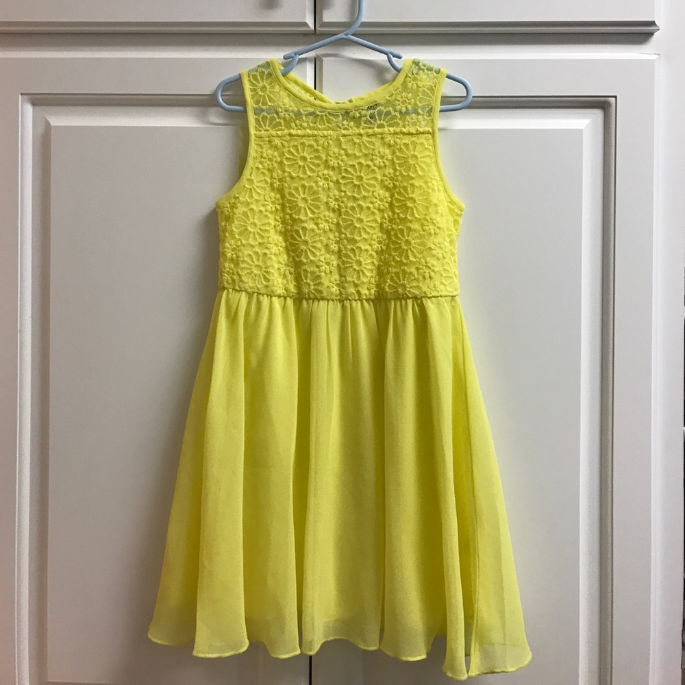 Ruum Little Girl Dress. Size 6.
