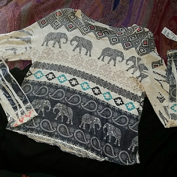 Tanks!! Hoodies!! Crops!! Button-downs!! - Picture 3 of 4