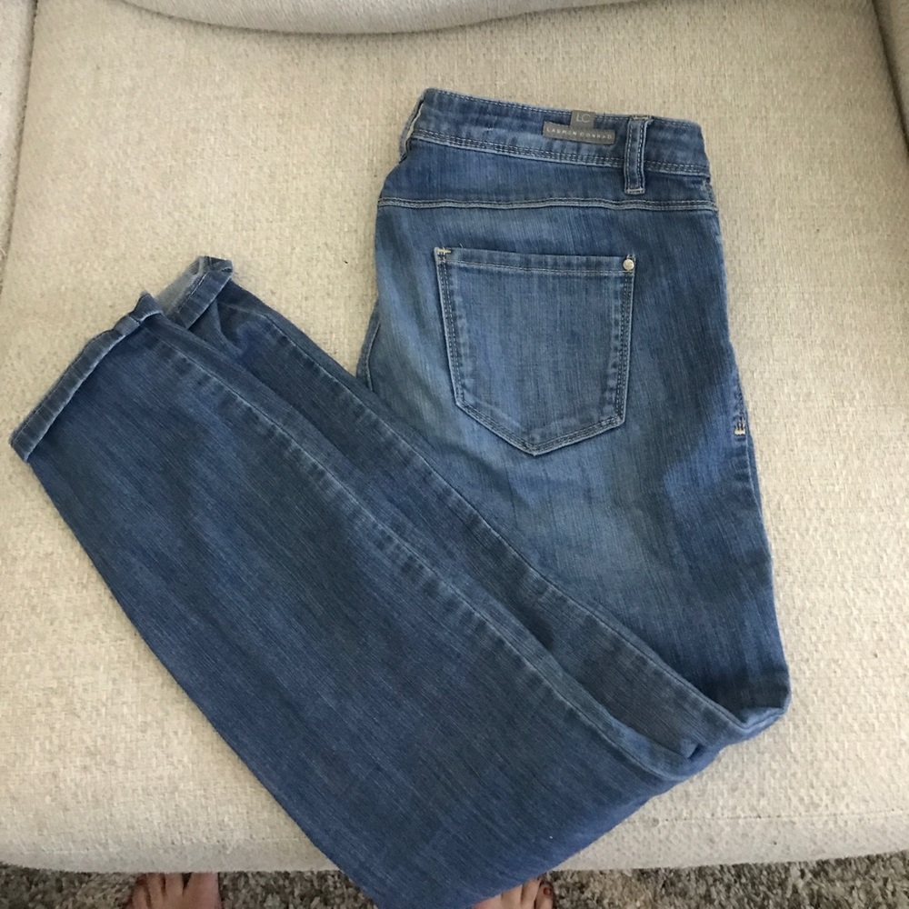 Distresses boyfriend cropped jeans