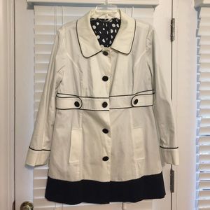 White and black short trench coat