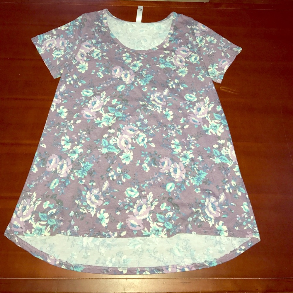 Large Lularoe Classic T