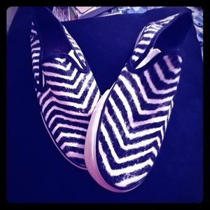 American Eagle Shoes (Black/White)