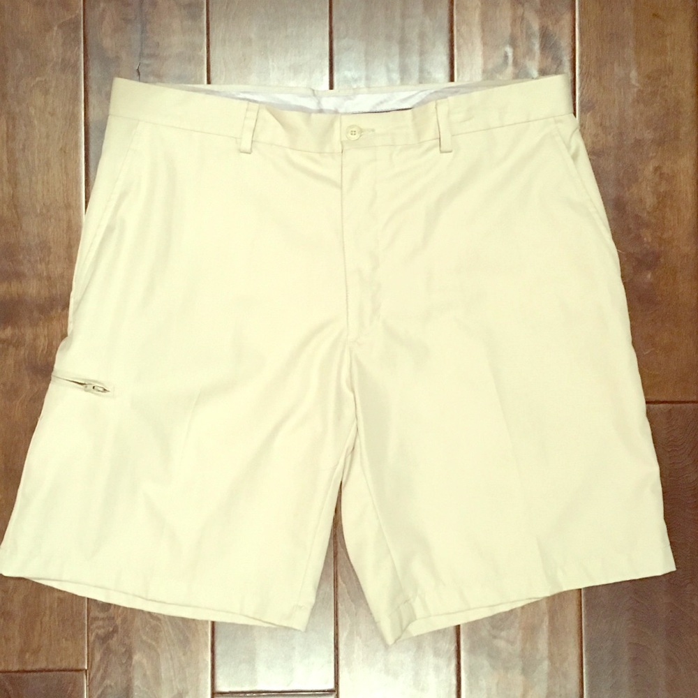 Men's flat front khaki golf shorts