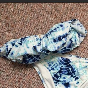 Tie Dye VS bikini