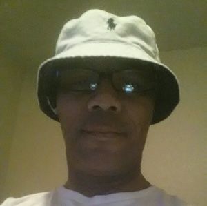 Meet your Posher, Leon