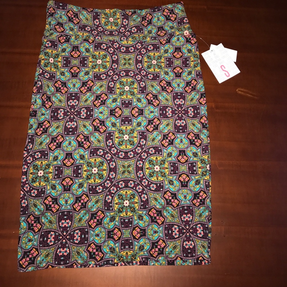 NET Lularoe Cassie