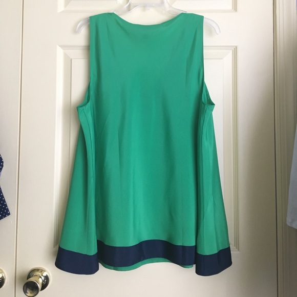 Lauren Ralph Lauren Tops - NWOT Beautiful Kelly Green and Navy Lauren Top Lauren Ralph Lauren Tops - NWOT Beautiful Kelly Green and Navy Lauren Top