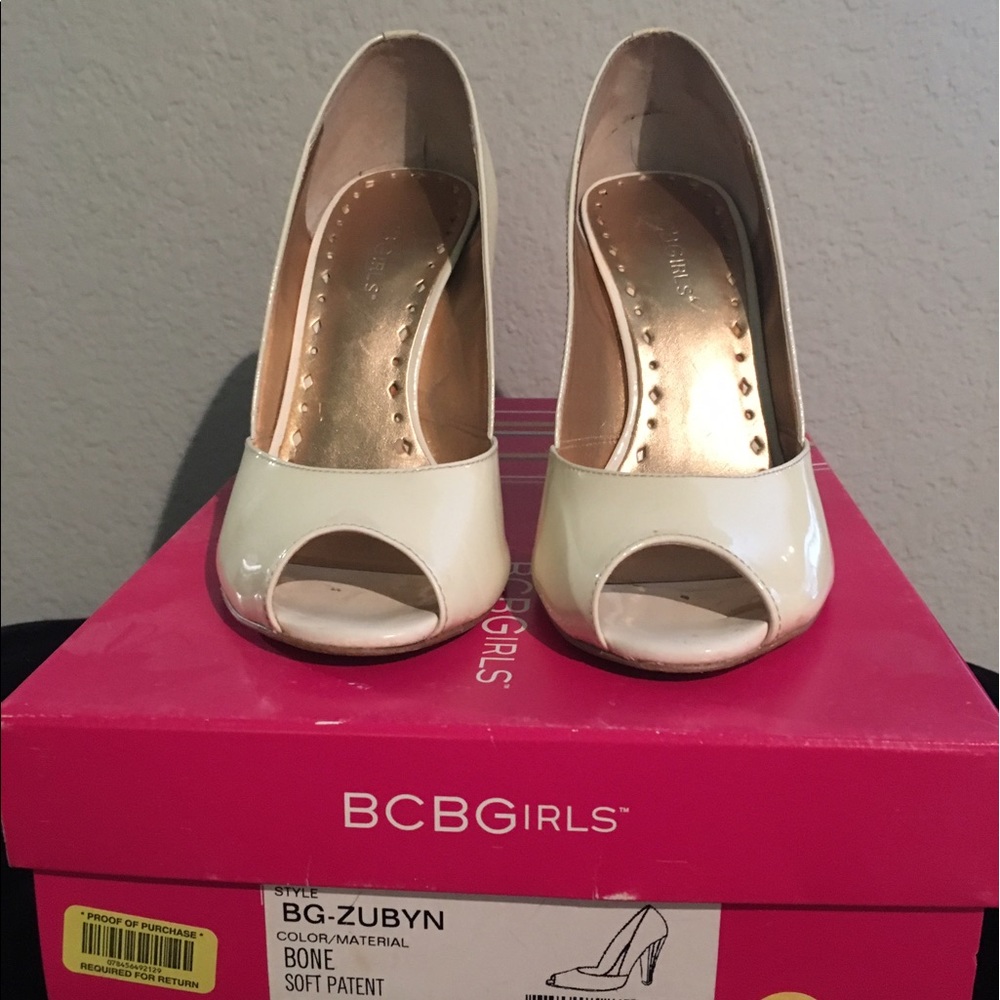 BCBG cream colored peep toe heel