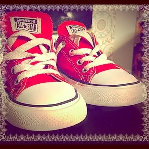 Toddler Boys Red Converse in Flawless condition
