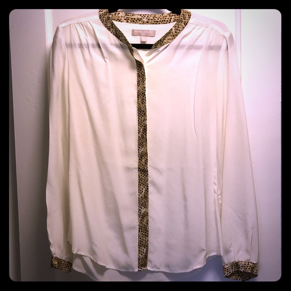 Banana Republic Silk Blouse. Worn 1 time.