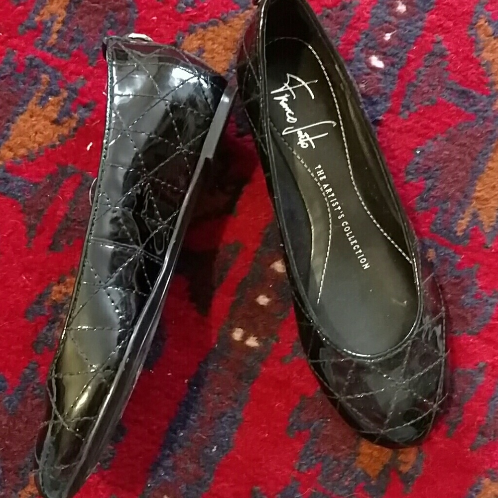 Never worn black patent flats