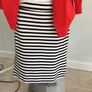 Banana republic NWT striped skirt 2P