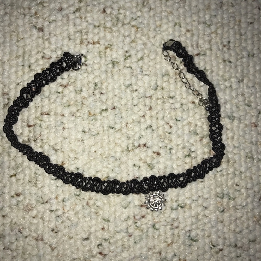 simple black choker with a sun accessory!