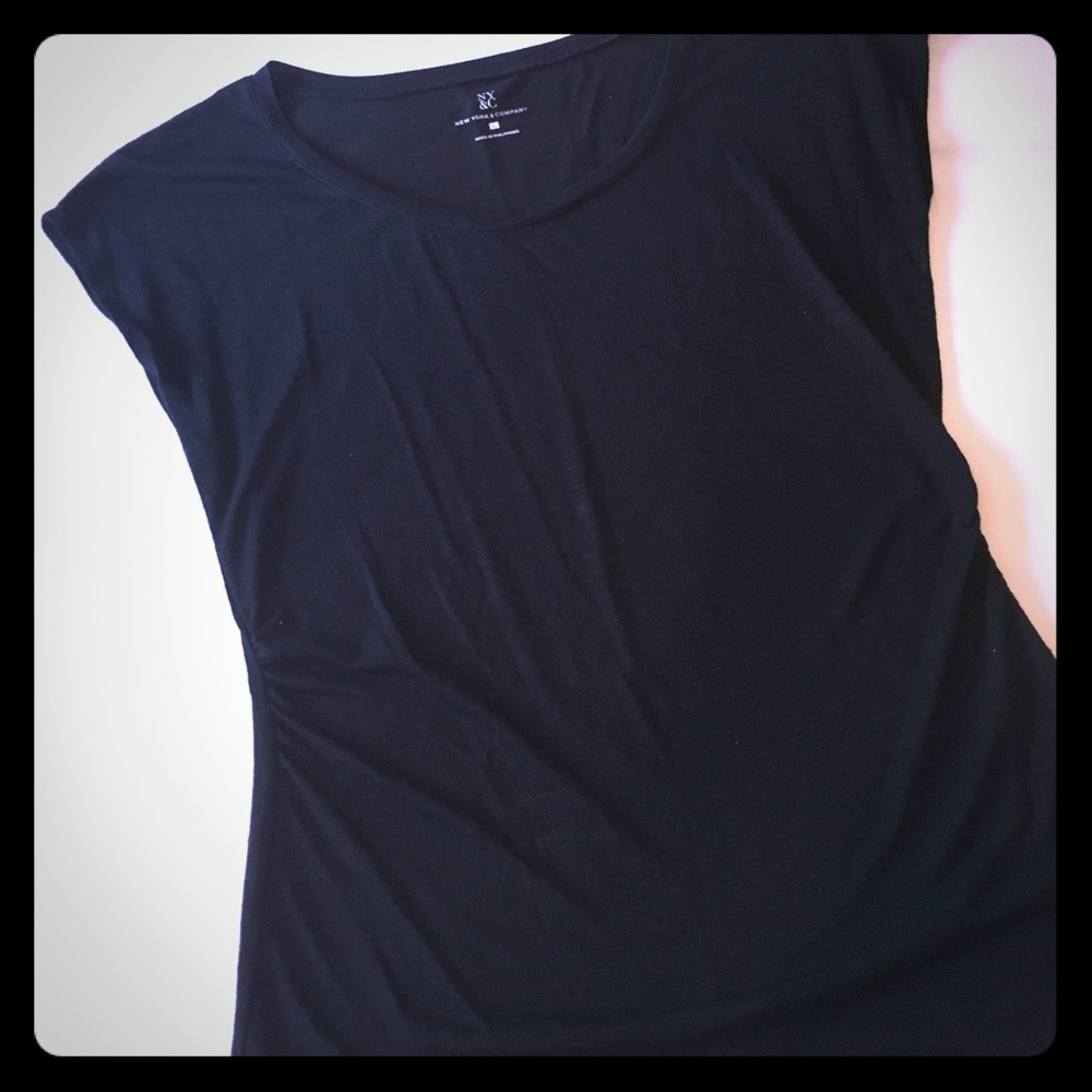 NY&C black sleeveless top with ruching detail