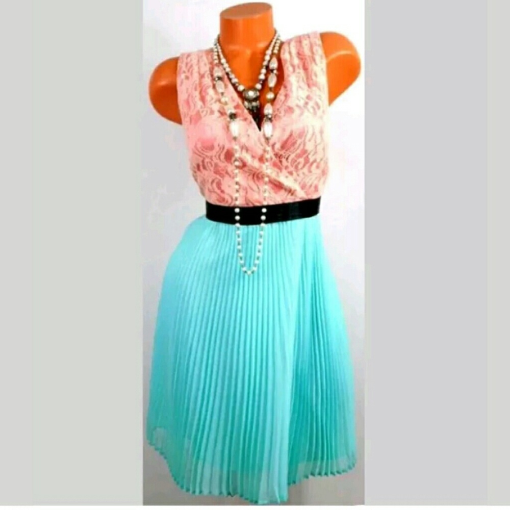 Max and Cleo pink and blue pleated dress size 10.