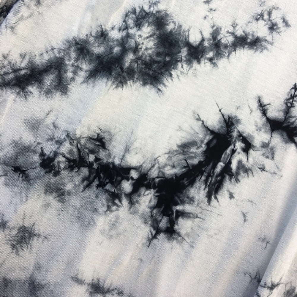 🔥Black/off White tie dye cold shoulder tee size M - Picture 6 of 7