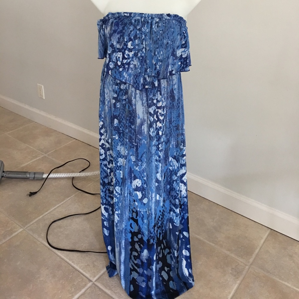 Sleeveless dress