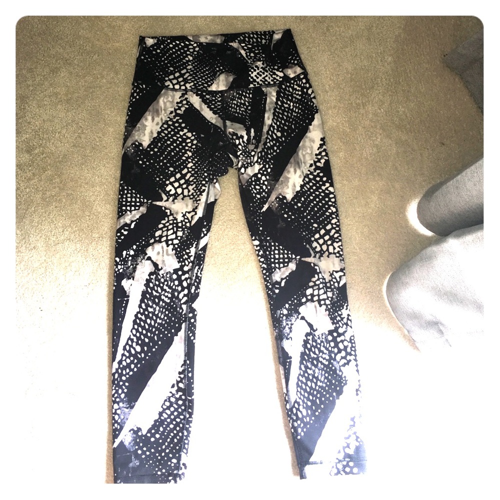 Lulu lemon high rise printed crops
