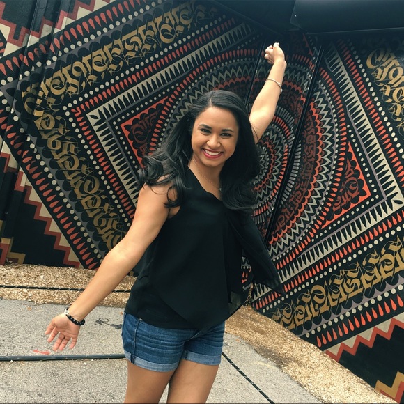 Meet your Posher, Alisha - Picture 1 of 4