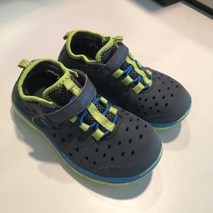 Stride rite phibians size 11