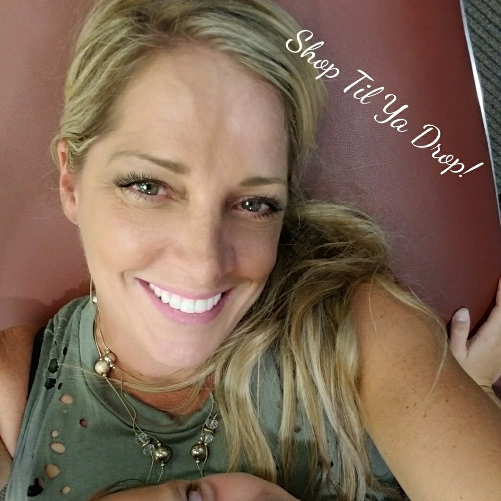 Meet your Posher, Stephanie