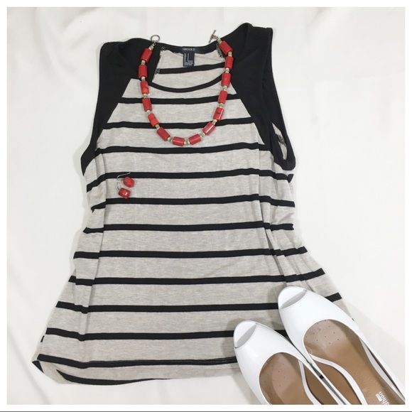 Forever 21 Tops - 🇺🇸 Forever 21 Tank Top Striped