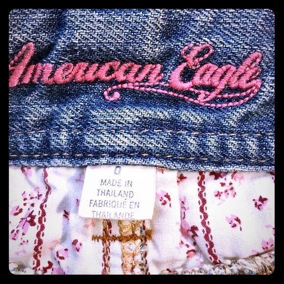 SALE🔴DISTRESSED DENIM MINI SKIRT - Picture 3 of 5