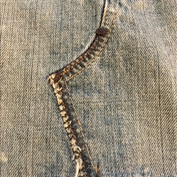 SALE🔴DISTRESSED DENIM MINI SKIRT - Picture 2 of 5