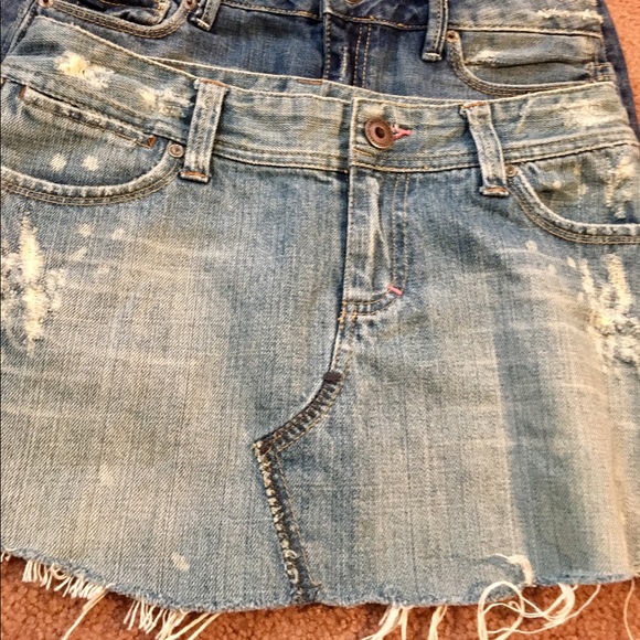 SALE🔴DISTRESSED DENIM MINI SKIRT - Picture 1 of 5
