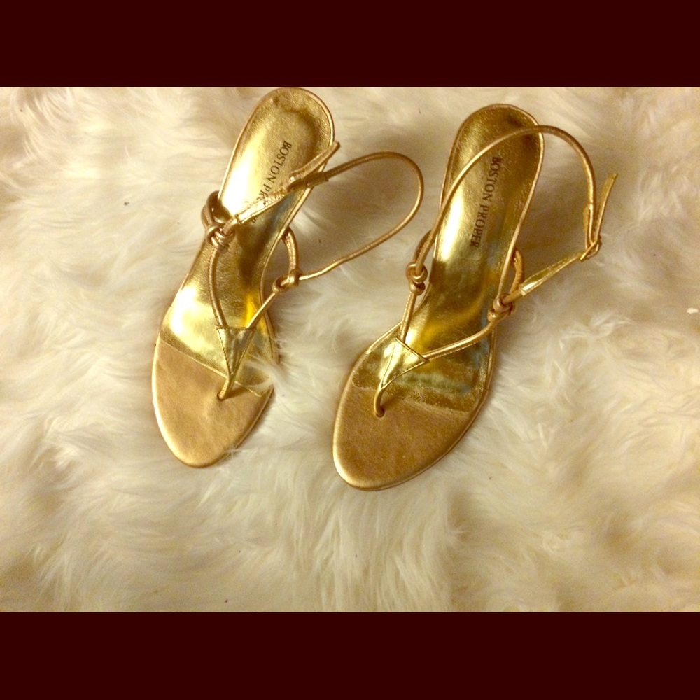 NWOT Boston Proper!!! ❤️💕 Sergio Zelcer for Boston Proper Gold Thong Sandals - Picture 2 of 7