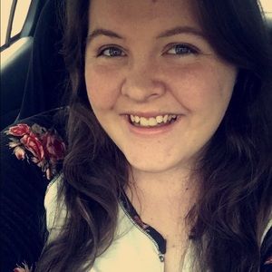 Meet your Posher, Alexis