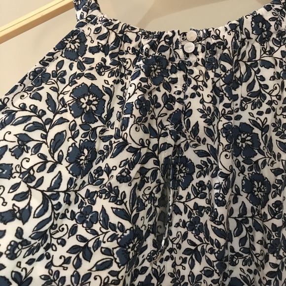 Splendid L Sleeveless Blouse - Picture 6 of 8